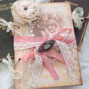 Wedding Guest Book -style 'vintage..